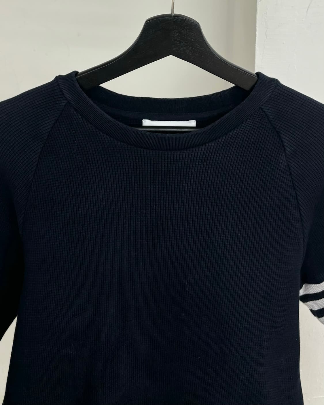 톰 브라운 네이비 4바 와플 니트 맨투맨 상품이미지2