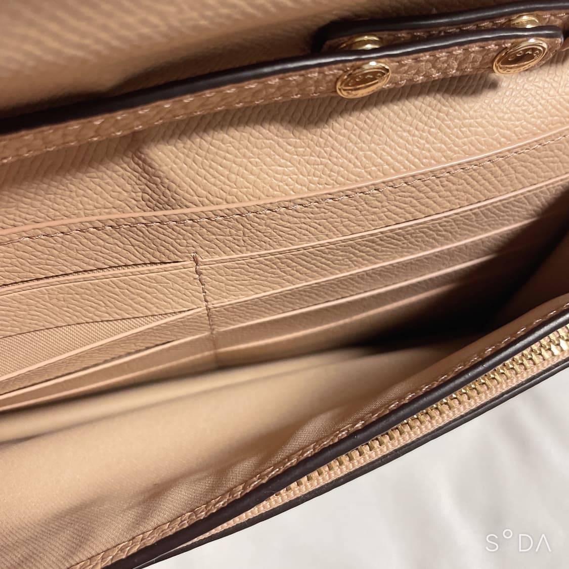 코치 미니 크로스백 베이지 상품이미지8