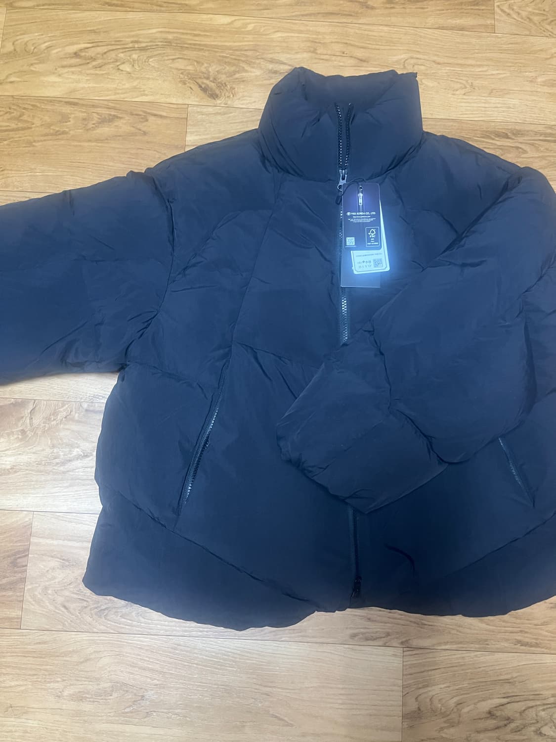 무탠다드 스트럭처드 다운 푸퍼 숏패딩 새상품 판매합니다. 상품이미지2