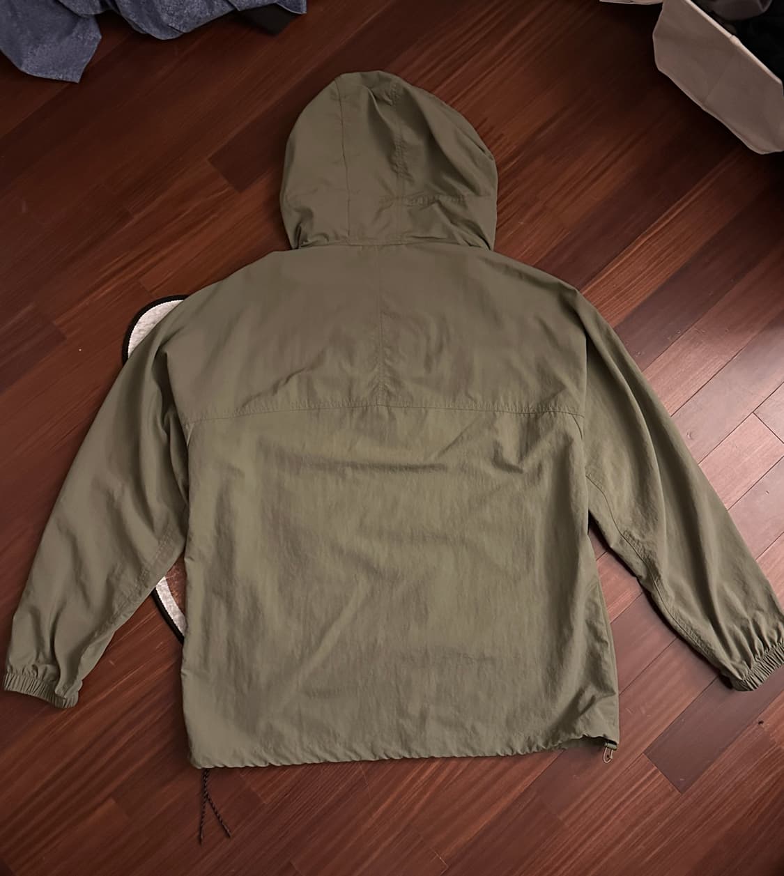 네파 아노락 후드 카키 바람막이 상품이미지5