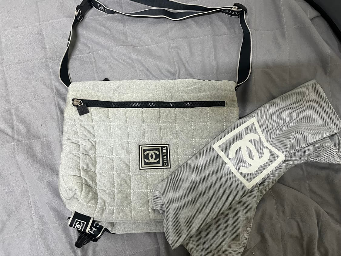 샤넬 스포츠 퀄팅클라우드 버클 메신저백(정품) 상품이미지1
