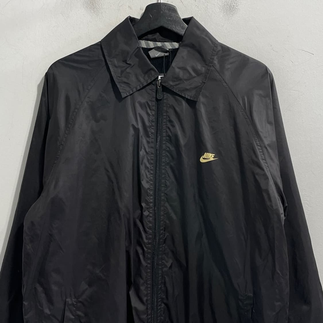 나이키 백프린팅 바람막이 상품이미지4