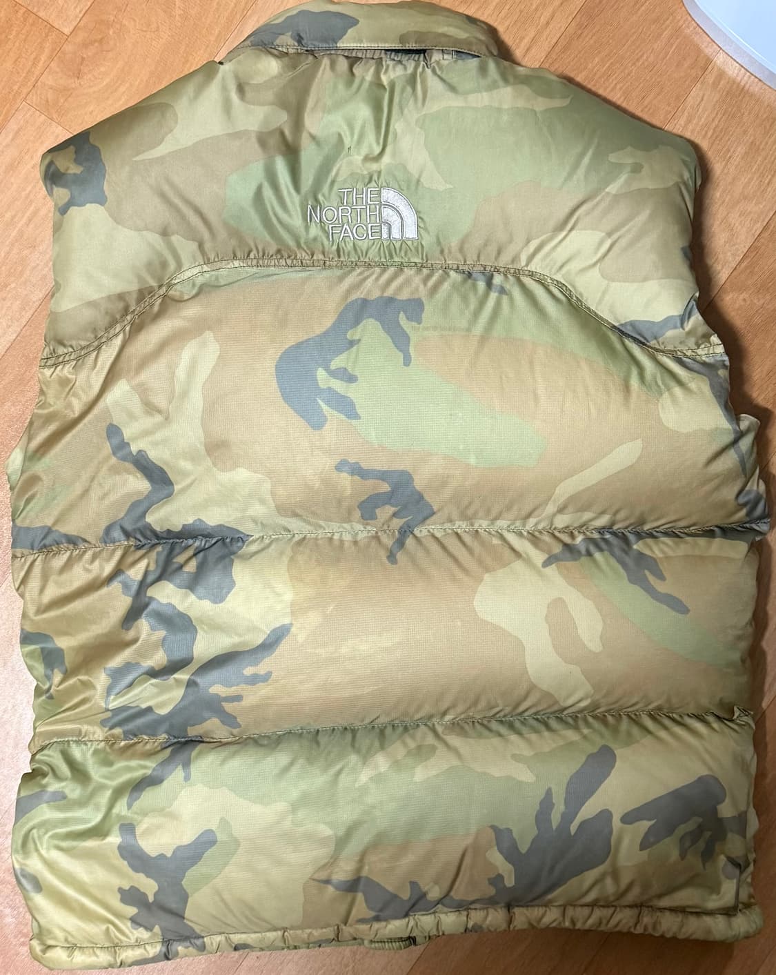 노스페이스 재팬 카모 눕시 센터로고 패딩베스트 상품이미지2
