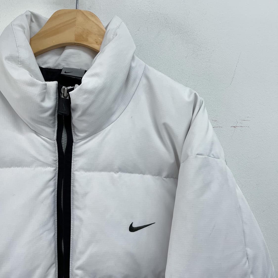 나이키 스우시 뉴챔프 화이트 립스탑 패딩 점퍼 상품이미지5