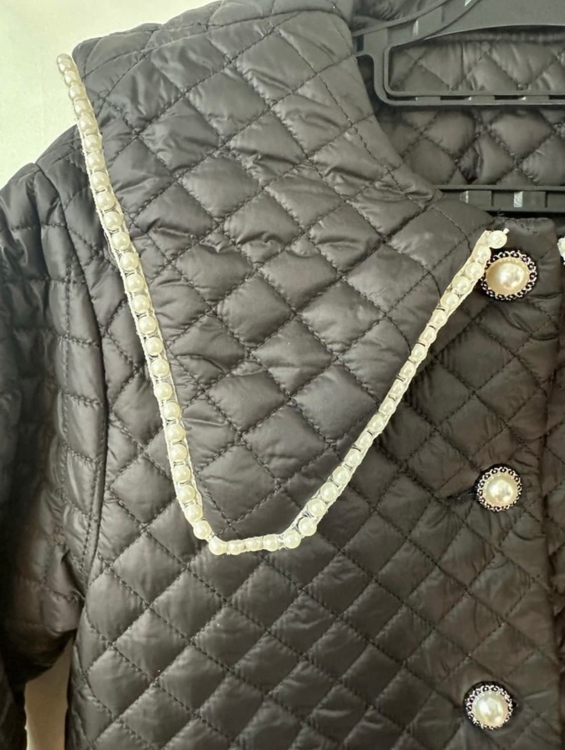 블랙 퀼팅 누빔자켓 진주 장식 카라 상품이미지5