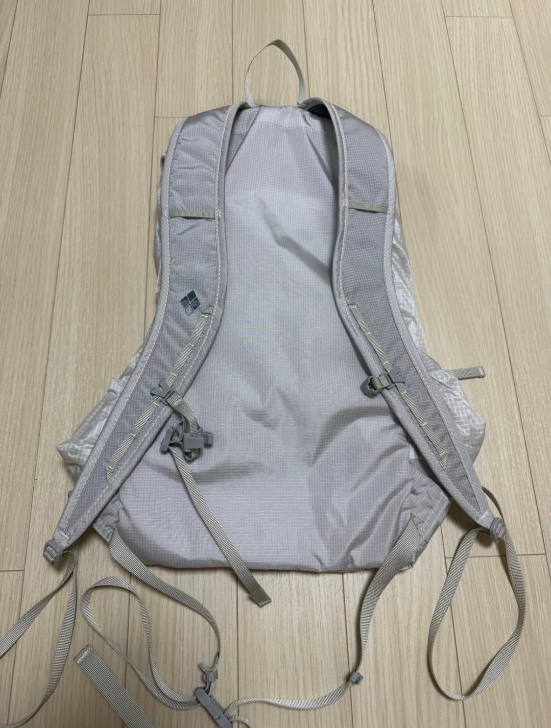 몽벨 버사라이트 20 백팩 아이스 화이트 상품이미지2