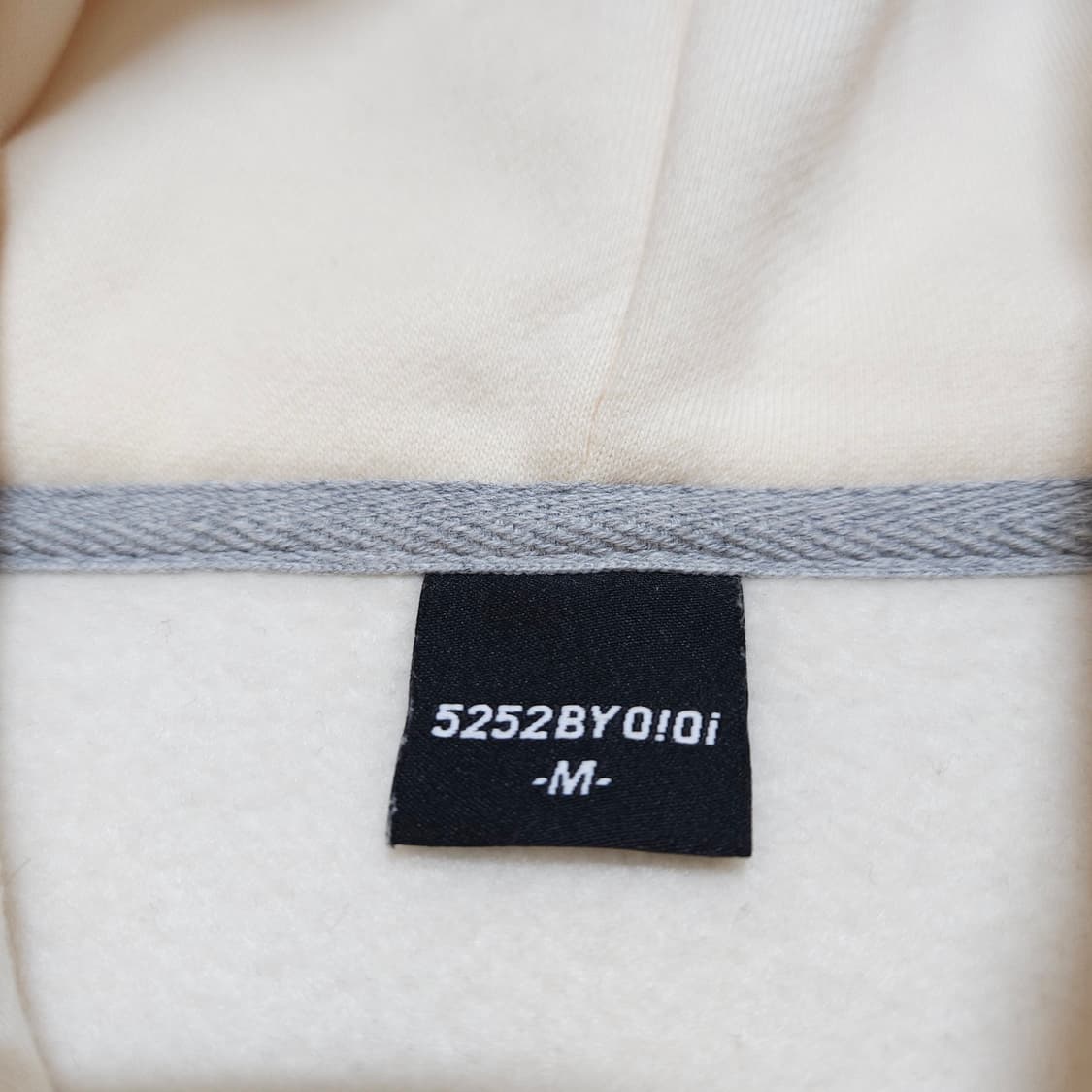 오아이오아이OiOi) M 여자 오버핏 크림 기모후드티 / 왕눈이샵 상품이미지8