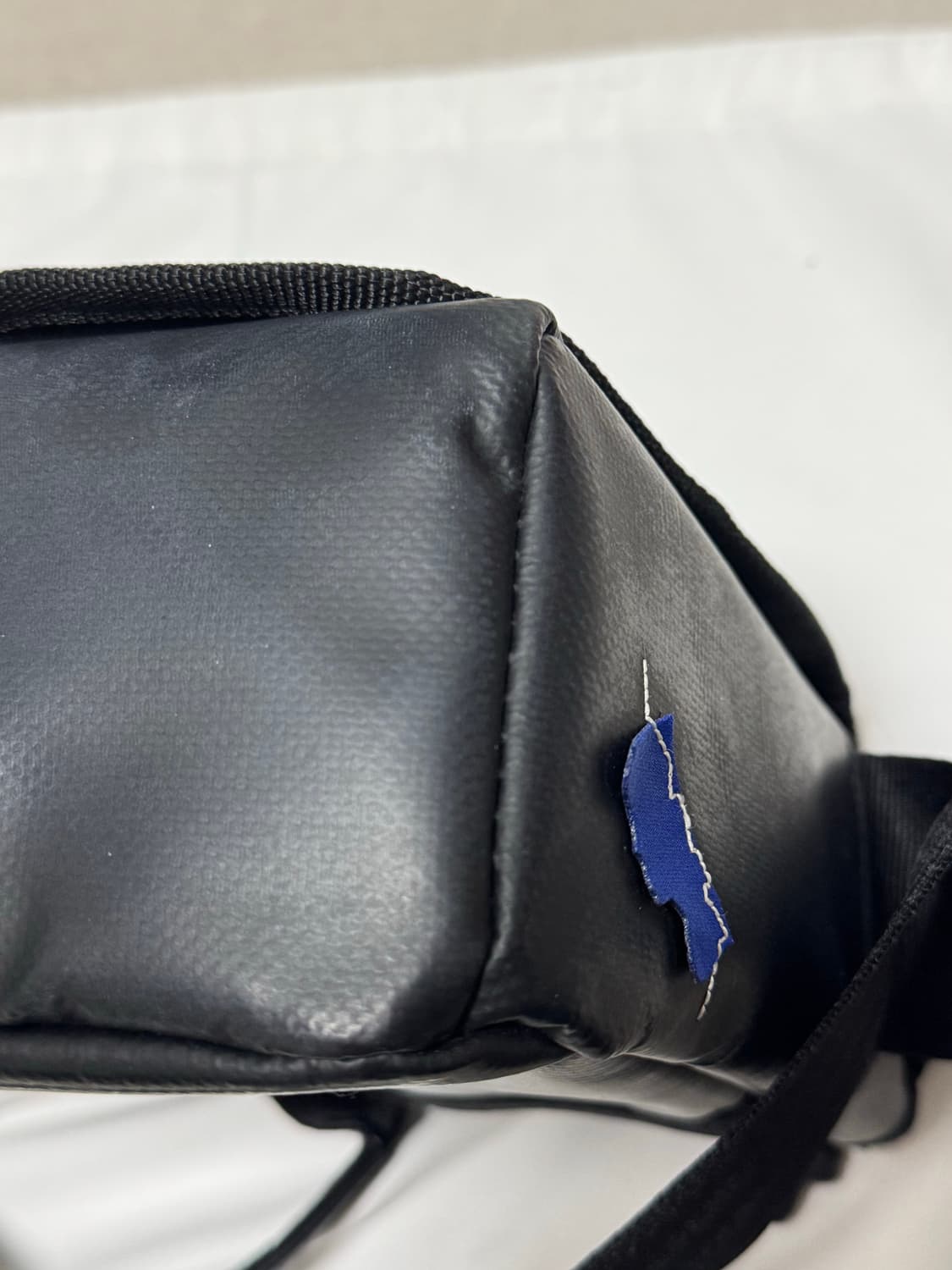 아더에러 애드모아 크로스백 상품이미지7