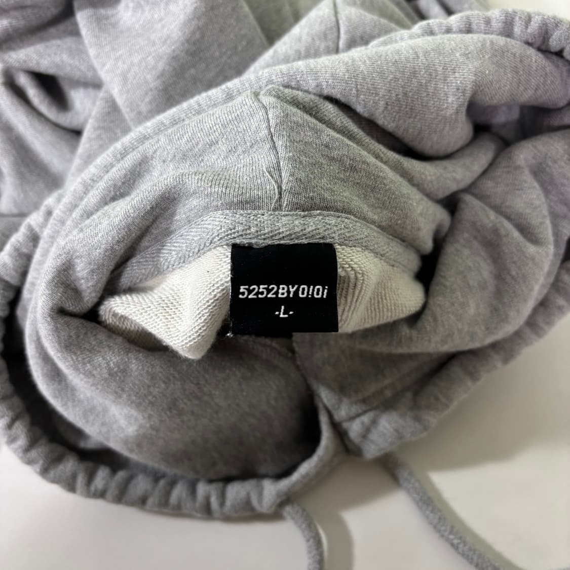 L 5252 BY OIOI 그레이 후드티 상품이미지4
