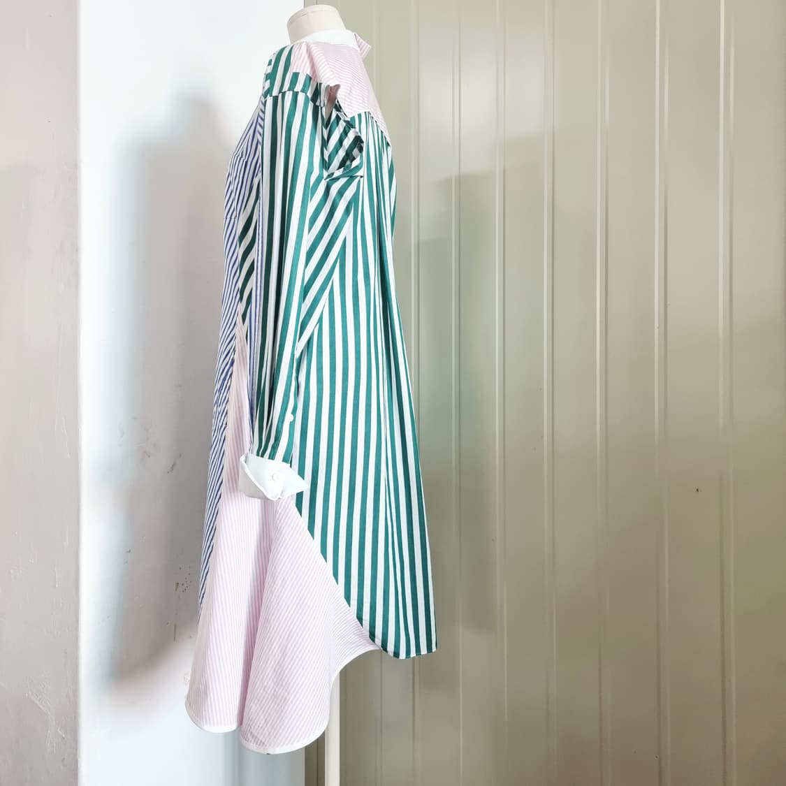 사카이 sacai 숄더트임 언발란스 셔츠원피스 (55-66/2) 상태최상 상품이미지2