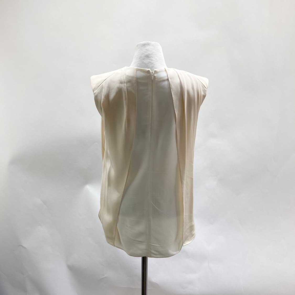 마인 한섬 여성민소매블라우스 배색견 85 상품이미지3