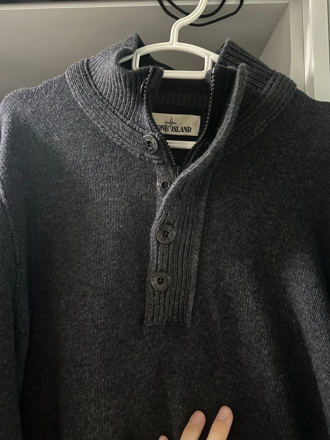 XL 스톤아일랜드 반집업 니트 챠콜 상품이미지3