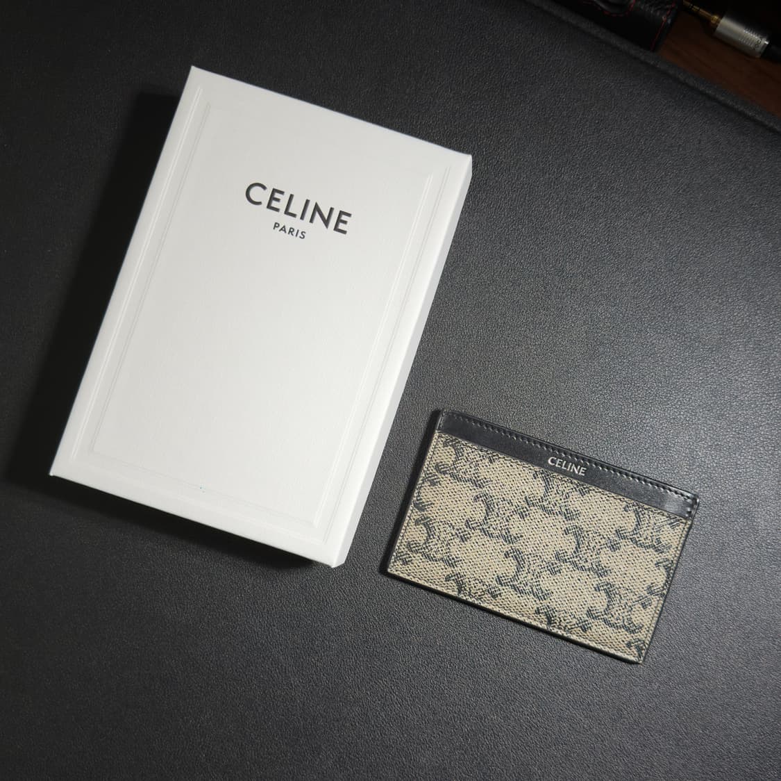 셀린느 트리옹프 캔버스 카드지갑 상품이미지1