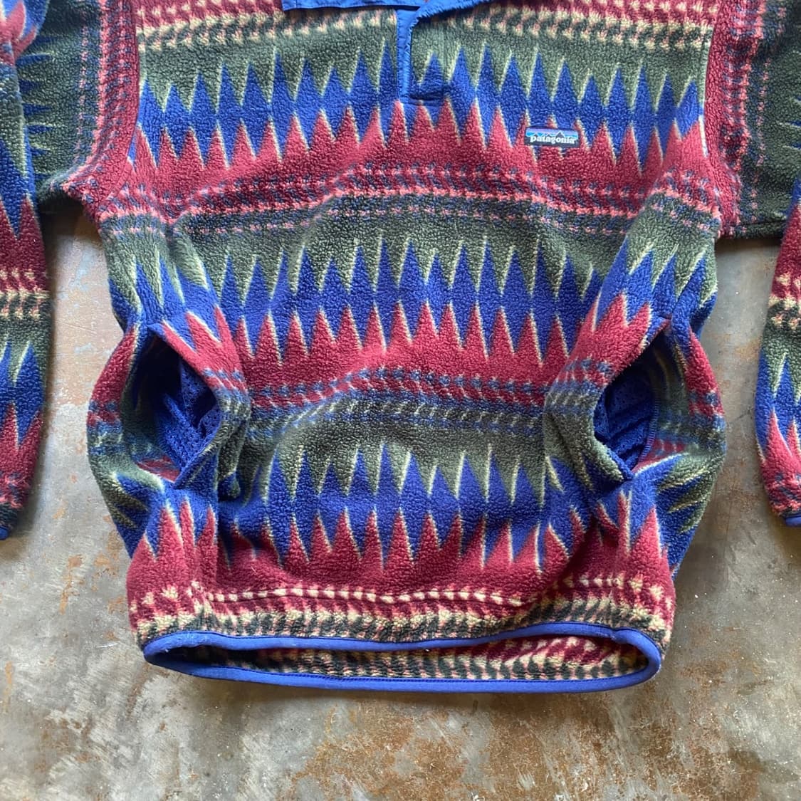 93FW 파타고니아 신칠라 스냅-T 레드/코발트 아즈텍 패턴 USA 상품이미지2