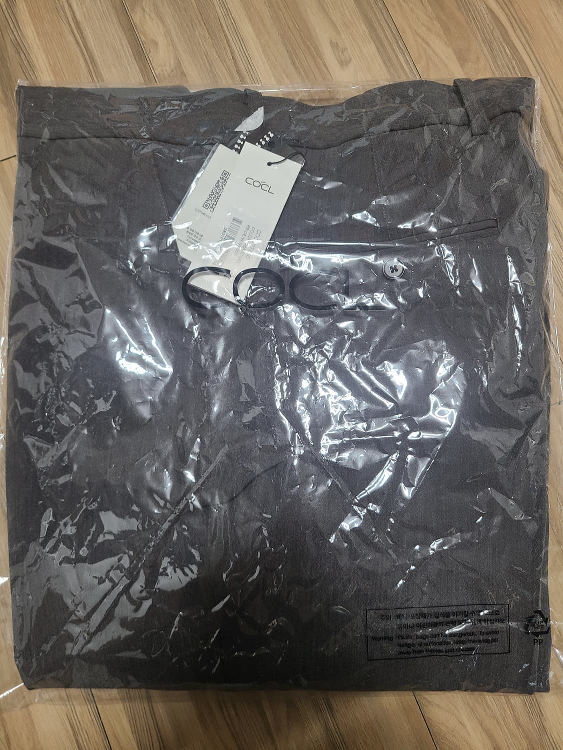 커스텀어클락 루즈핏 플레어 슬랙스 차콜 32사이즈 새상품 상품이미지4