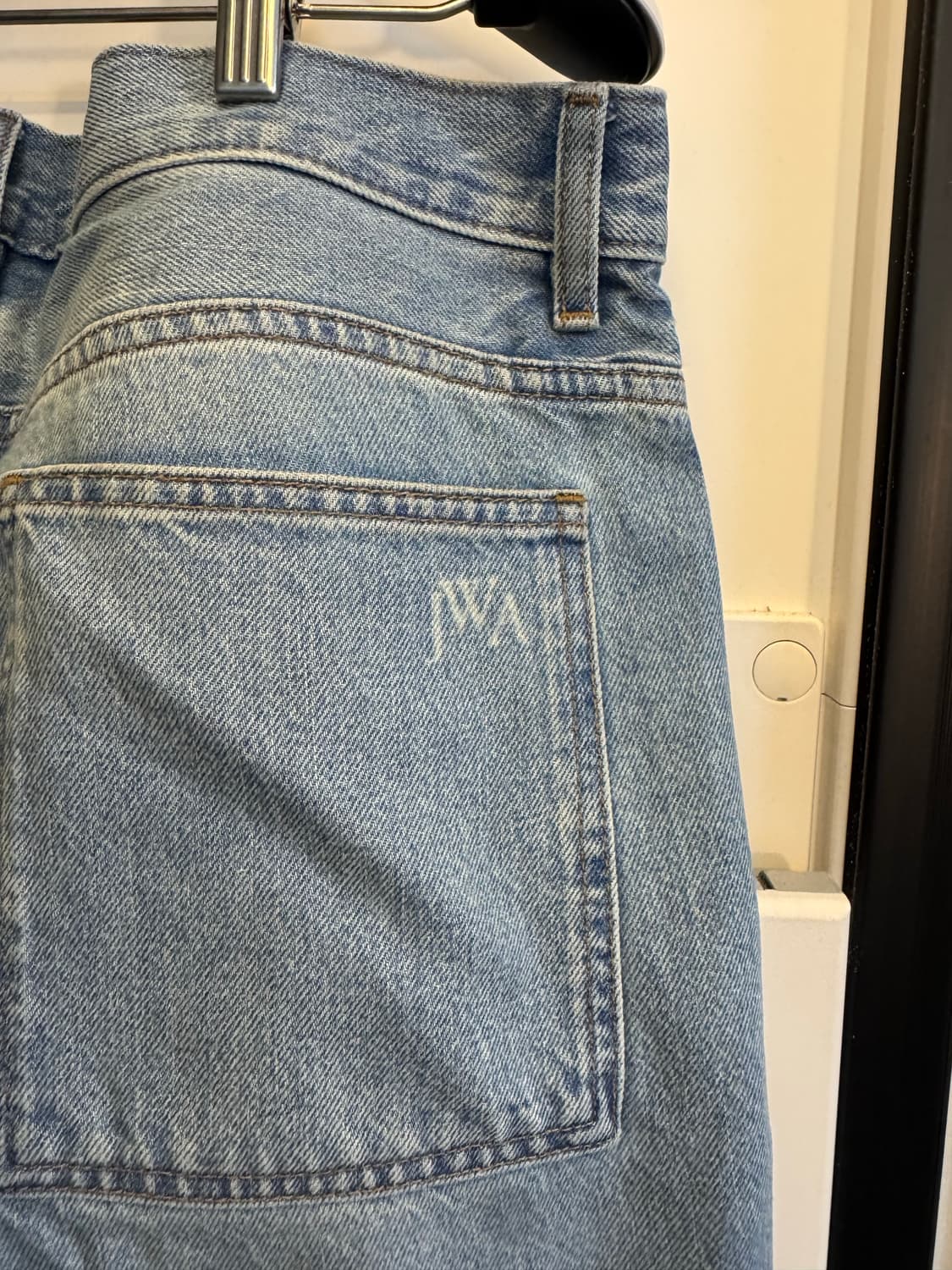 [33]유니클로 x JW Anderson 스트레이트 진 상품이미지5