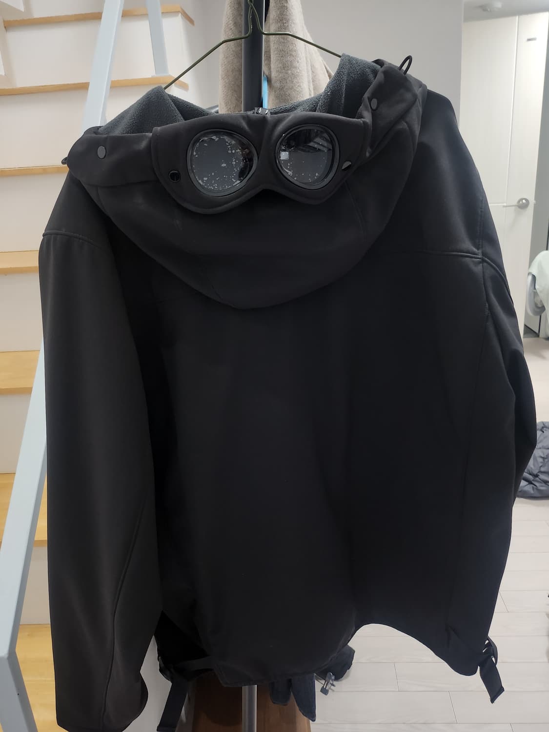 Cp컴퍼니 소프트쉘 고글 후드 자켓 상품이미지2