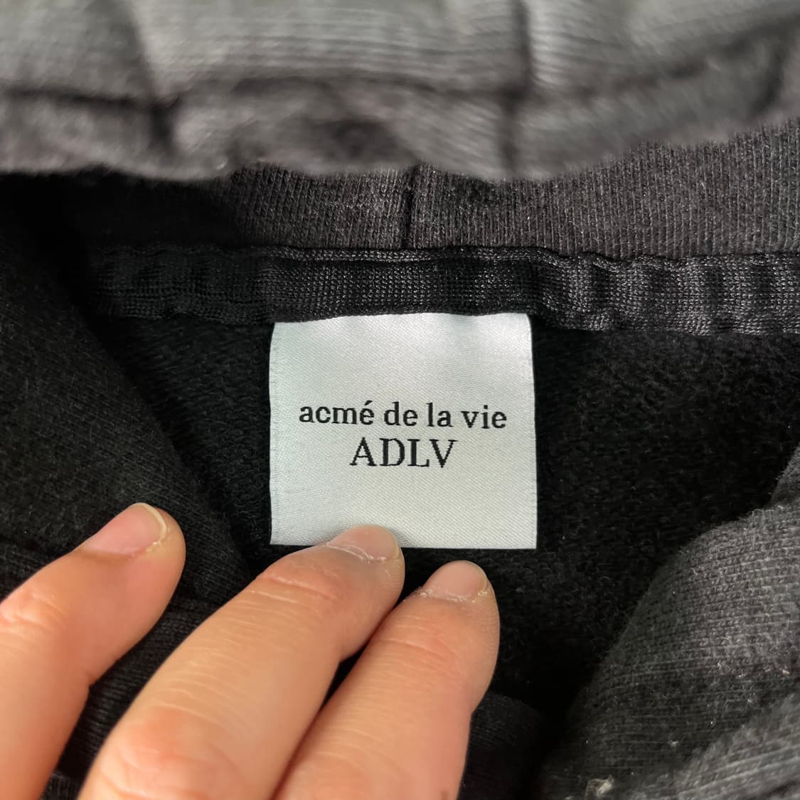 100 아크메드라비 빅로고 후드티 상품이미지4