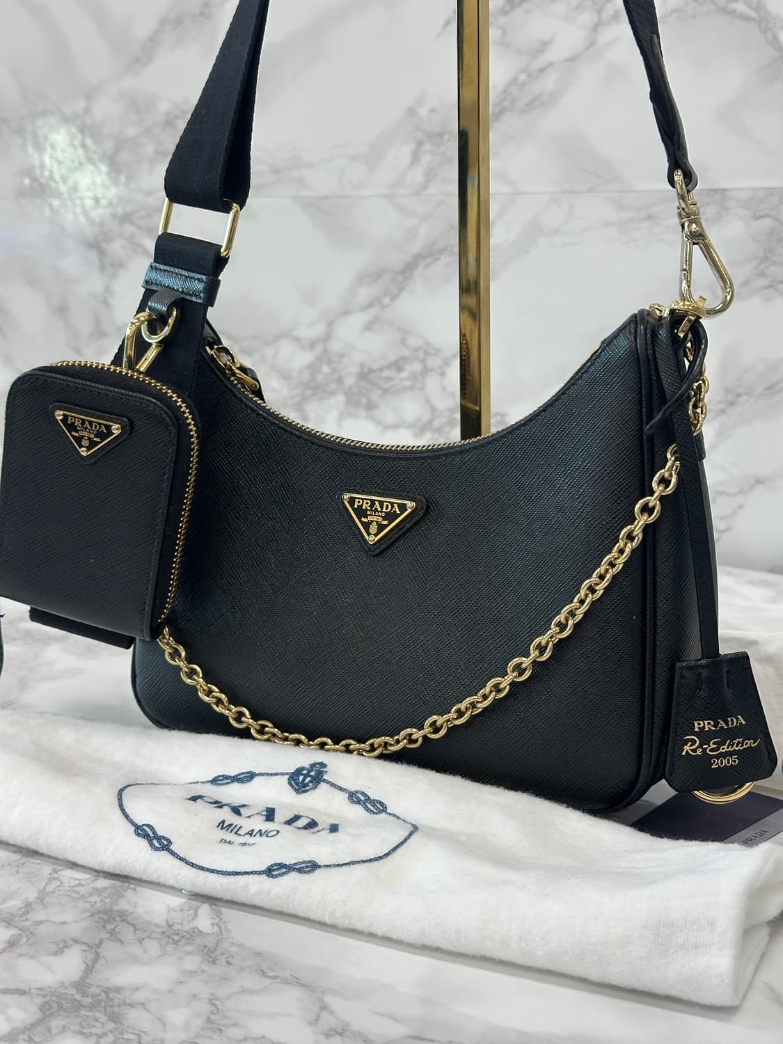 [새상품급/풀구성] 프라다 리에디션 2005 사피아노 레더 숄더백 블랙  상품이미지2