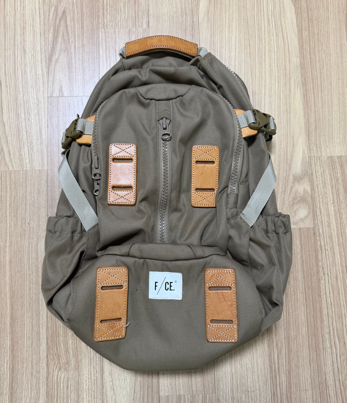 F/CE 950 트래블 백팩 샌드베이지 상품이미지1