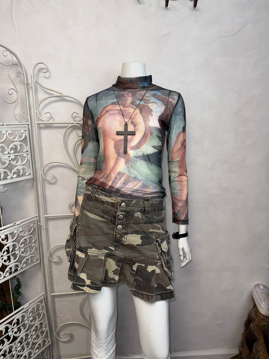 Mystic graphic see through mesh top 상품이미지4