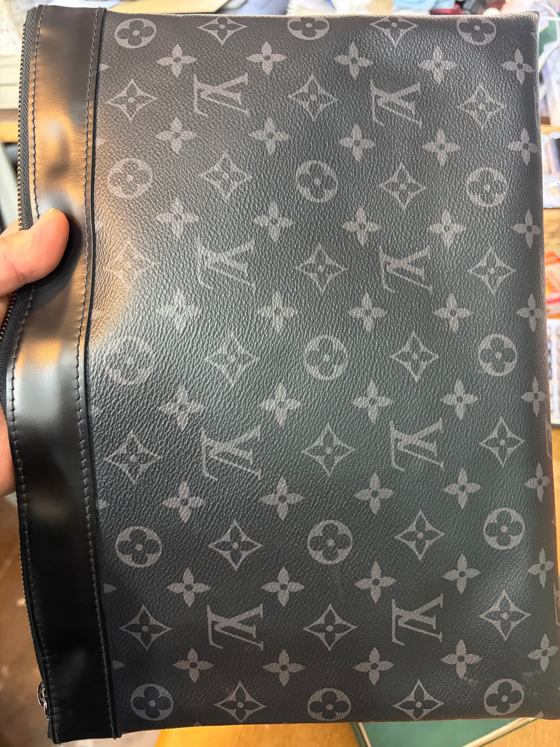 루이비통 디스커버리 포쉐트 클러치 이클립스 아폴로 상품이미지6