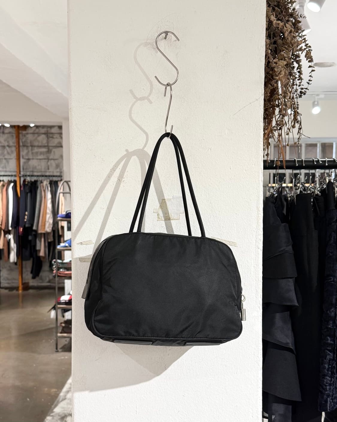 프라다 블랙 포코노 나일론 포켓 키링 숄더백 상품이미지5