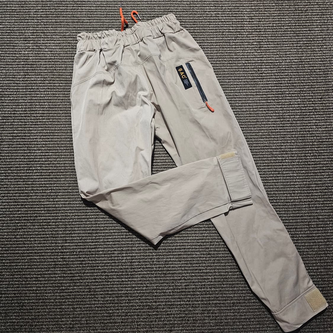 색(SAC) 카고팬츠 베이지
카고팬츠 베이지 상품이미지2