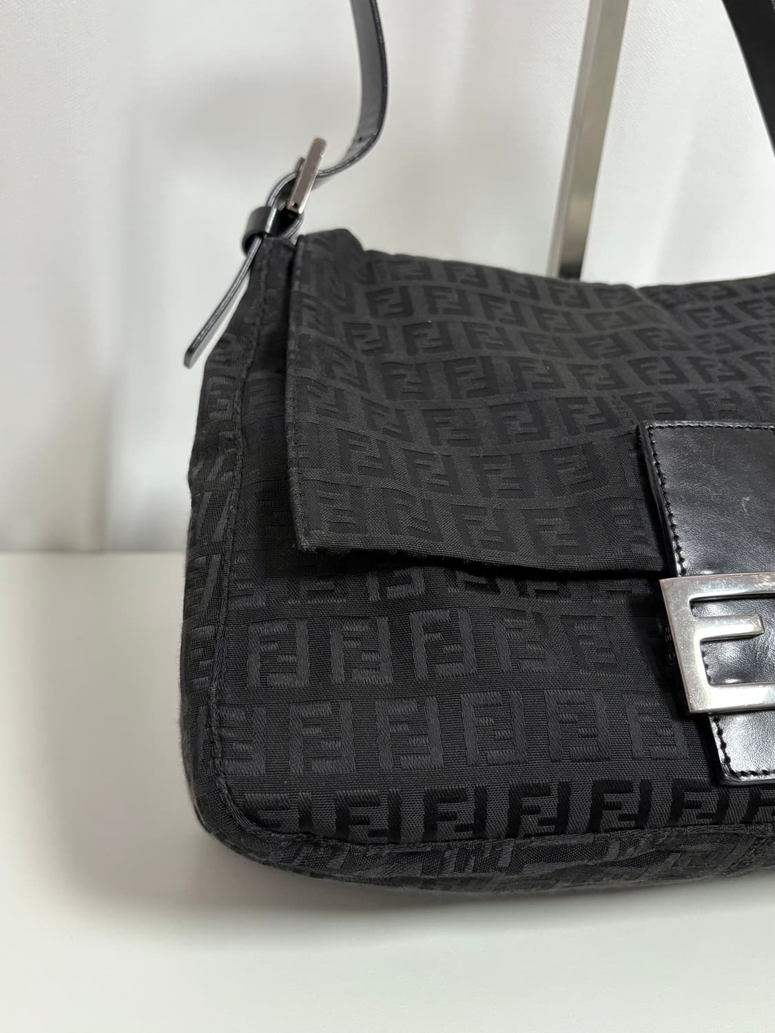 펜디 주키노 맘마백 블랙 상품이미지3