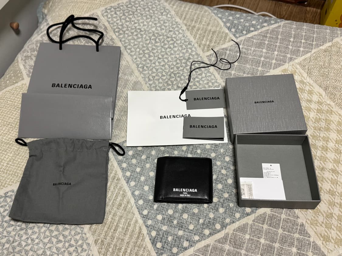 <거의 새것> 발렌시아가 크레딧 스퀘어 폴디드 지갑 상품이미지3