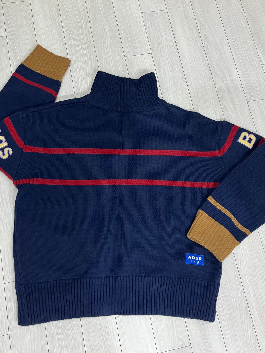 아더에러 터틀넥 헤비스웨터 상품이미지2