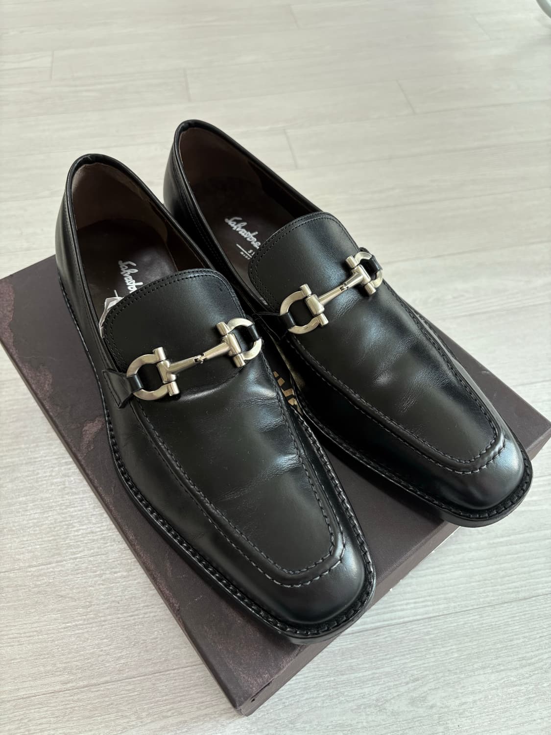 페레가모 블랙 가죽 로퍼 265 8D  상품이미지1