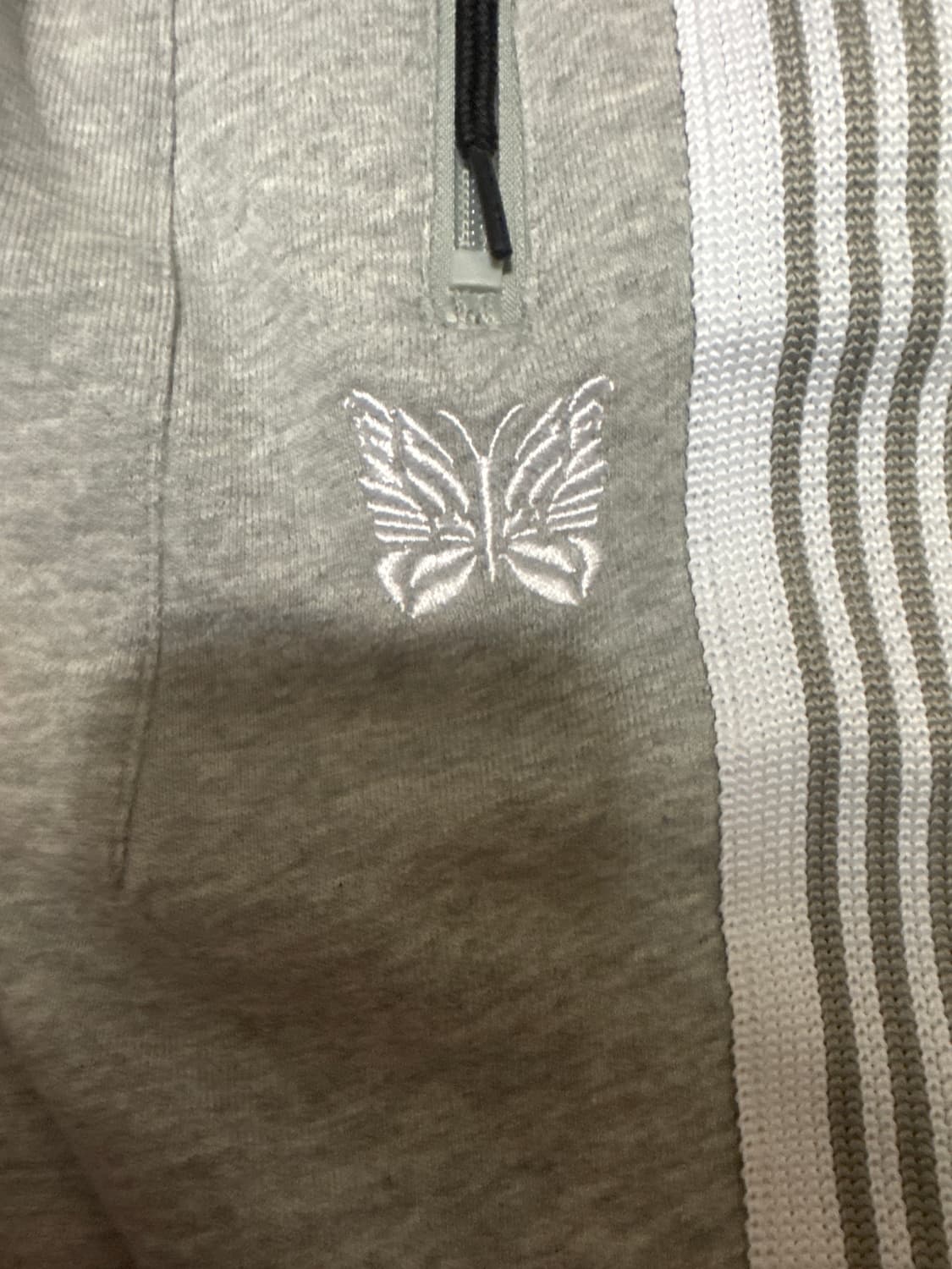 니들스 그레이 hd트랙팬츠 상품이미지1