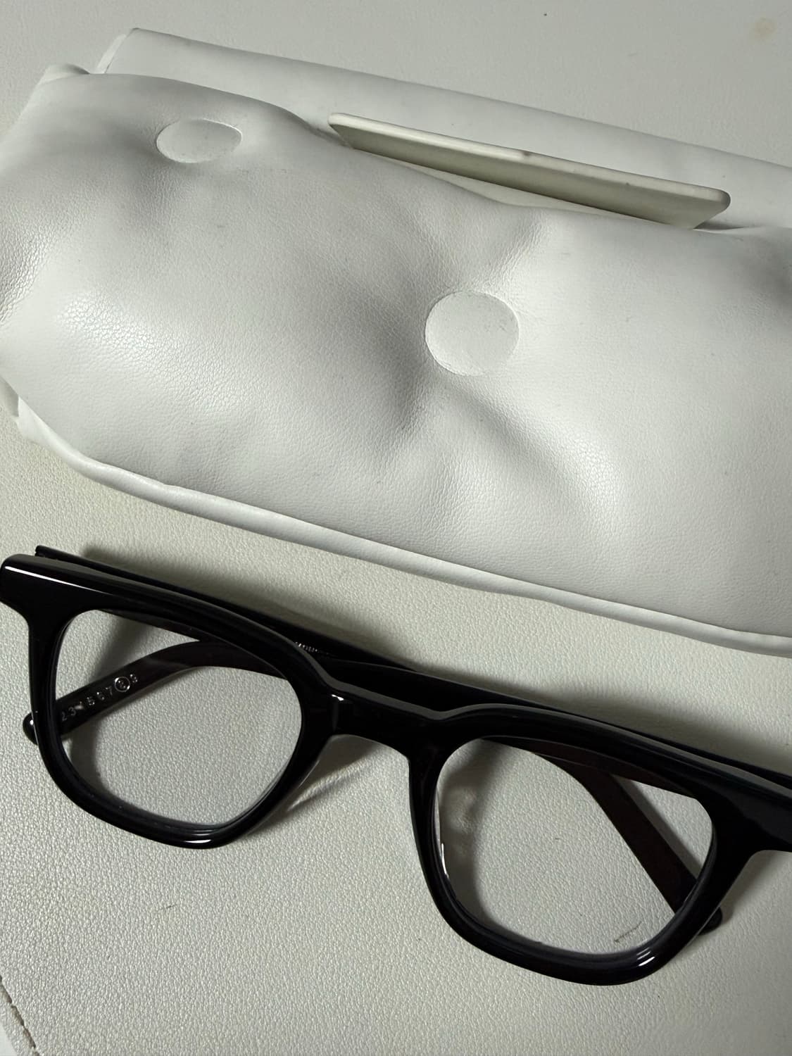 젠틀몬스터 X 메종 마르지엘라 mm010 안경 상품이미지2