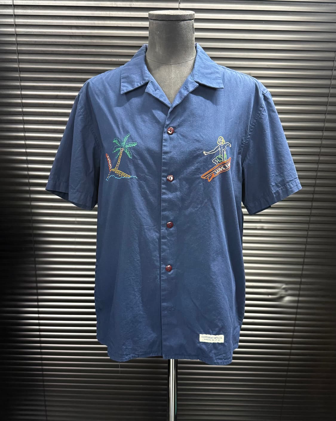 커버낫 와이키키 서핑 야자수 여인 자수 남색 네이비 하와이안 반팔 셔츠  상품이미지1