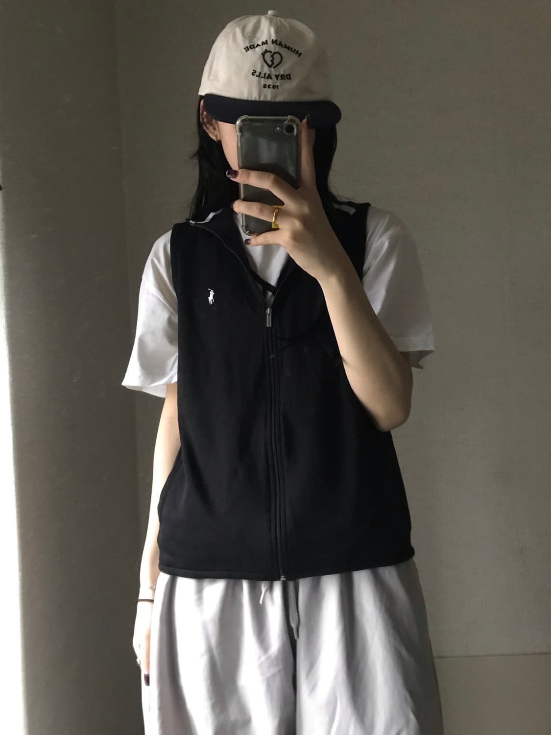 폴로 블랙 검흰 조끼 상품이미지3