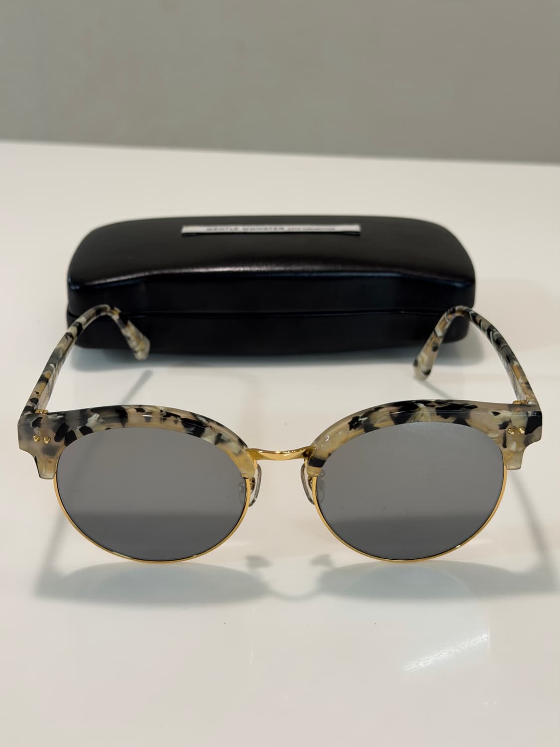 젠틀몬스터 문컷 하금테 선글라스 정가 249,000원 실착 적어 신품컨디 상품이미지2