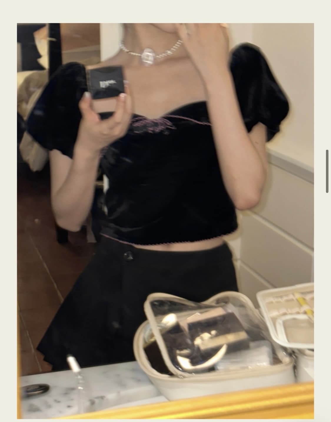 서쿠키 스테파니 벨벳 탑 블랙  상품이미지2
