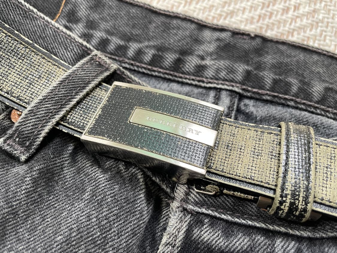 버버리 텍스처 레더 오토락 버클 벨트 상품이미지2