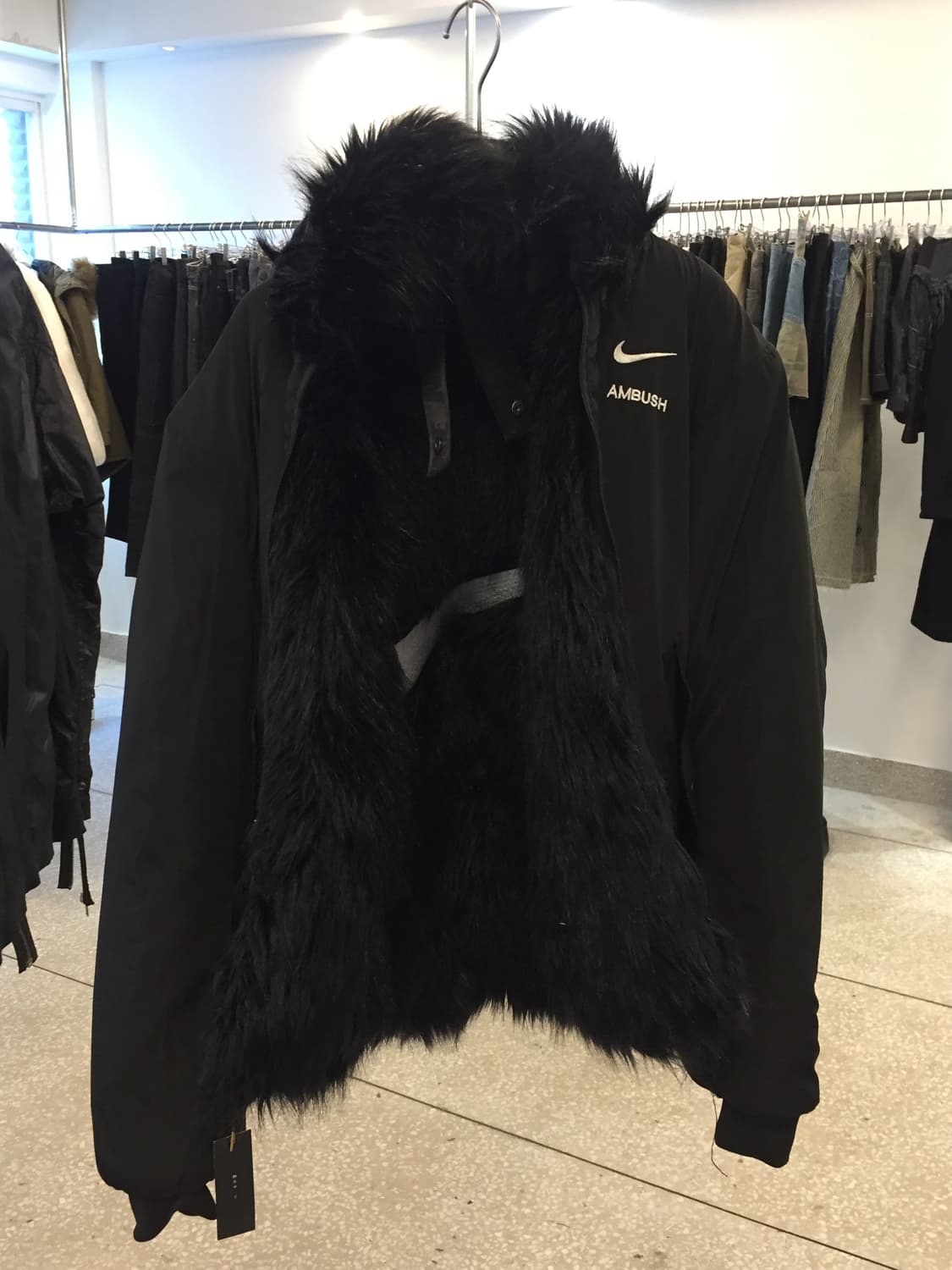 Nike x AMBUSH Reversible Faux Fur Jacket 상품이미지5