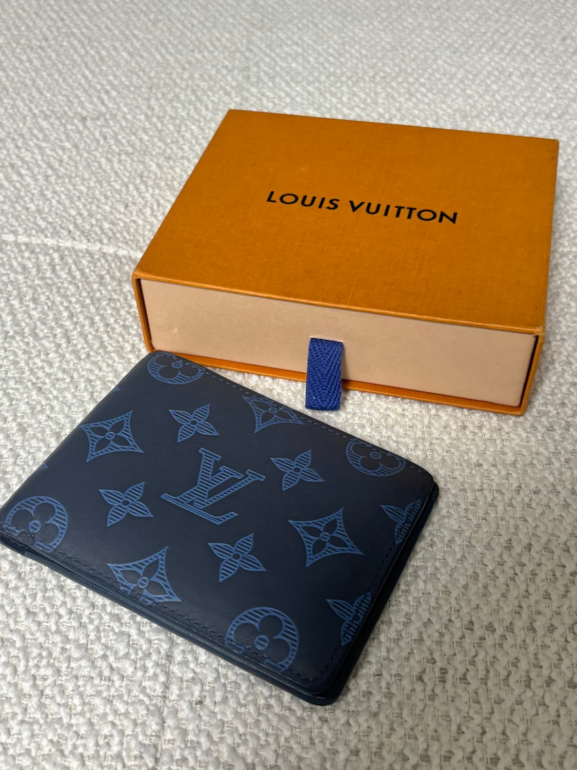 [NFC내장] 루이비통 쉐도우 모노그램 멀티플 반지갑 네이비 상품이미지2