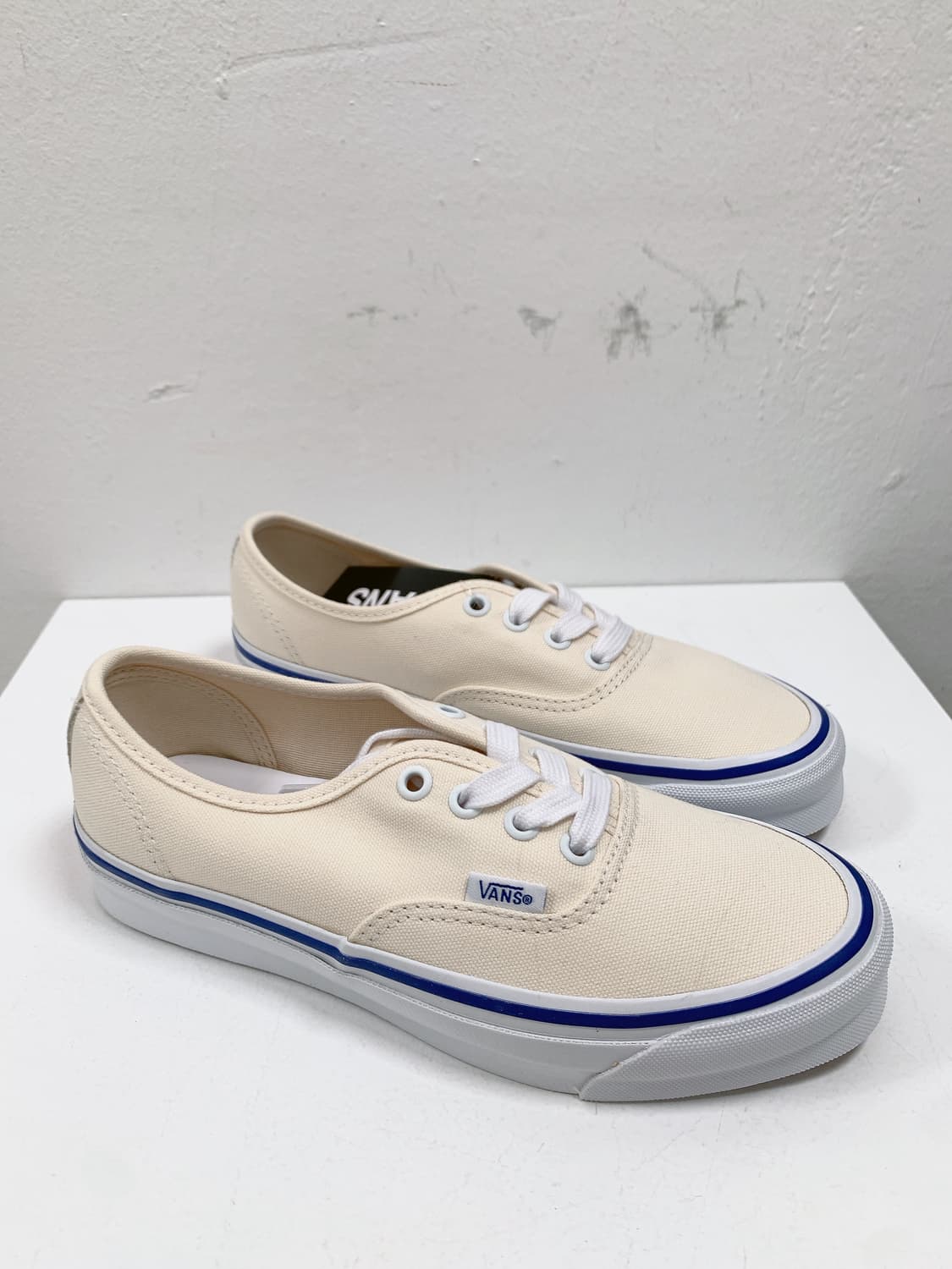 (정품/새상품) VANS 반스 여성 볼트 어센틱 클래식 화이트 스니커즈 상품이미지6