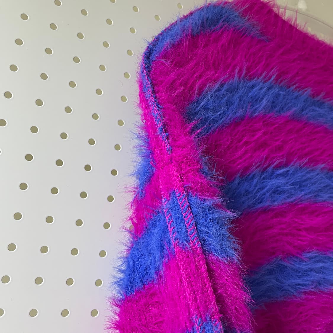 [xs] 앤더슨벨 스트라이프 헤어리 모헤어 브이넥 니트 핑크 상품이미지5