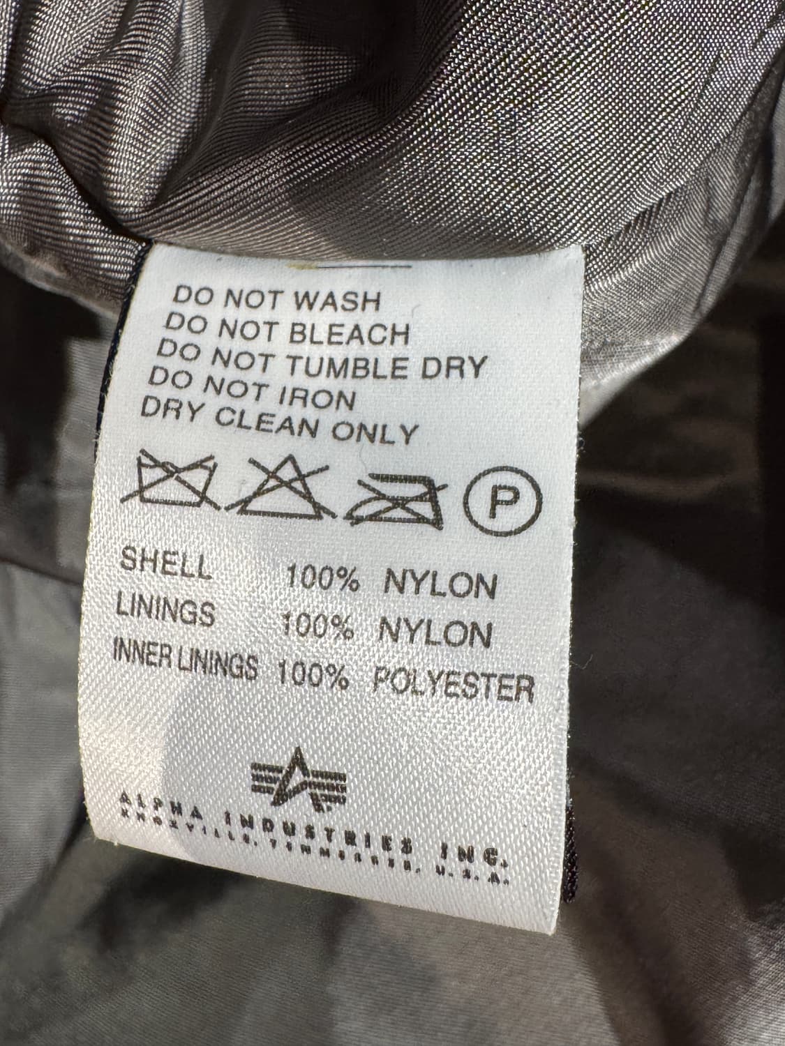 Alpha Industries Inc. khaki puffer jacke 상품이미지4