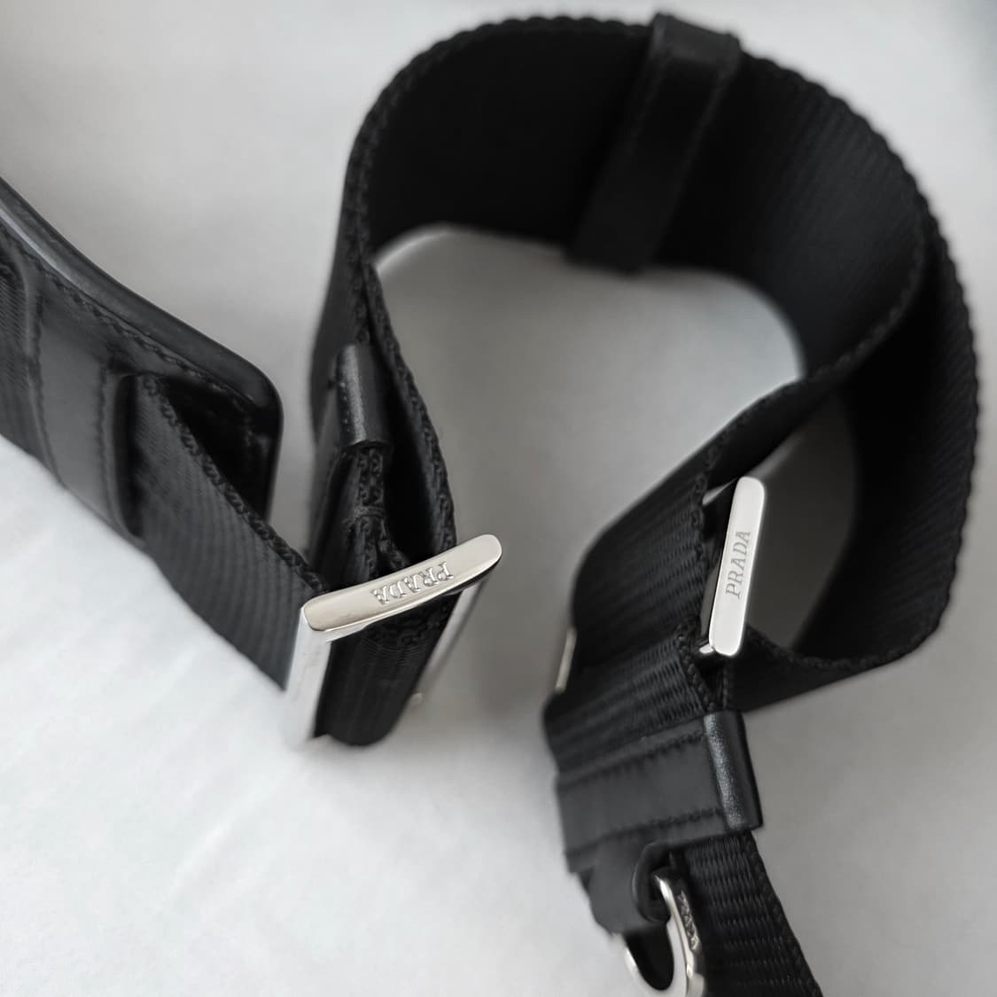 [정품 PRADA] 프라다 투포켓 지퍼 나일론 남성 크로스백 라지 상품이미지5