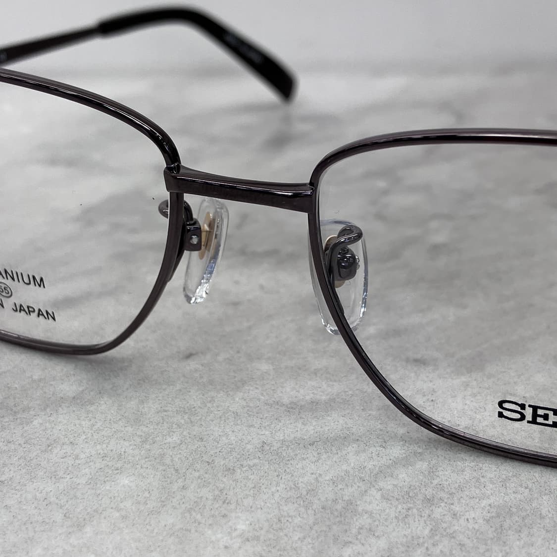 C86 세이코 SEIKO 빈티지 건메탈 스퀘어 B-Titan 메탈테 안경 상품이미지5