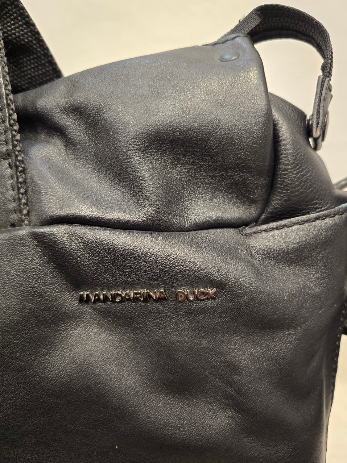 만다리나덕 블랙 가죽 서류가방 크로스백 토트백 상품이미지6