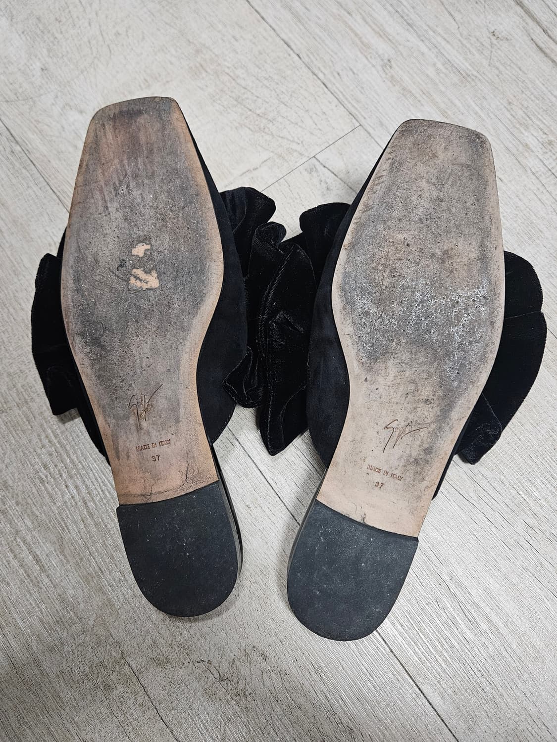 쥬세페자노티 블랙 벨벳 뮬 240~245 상품이미지5