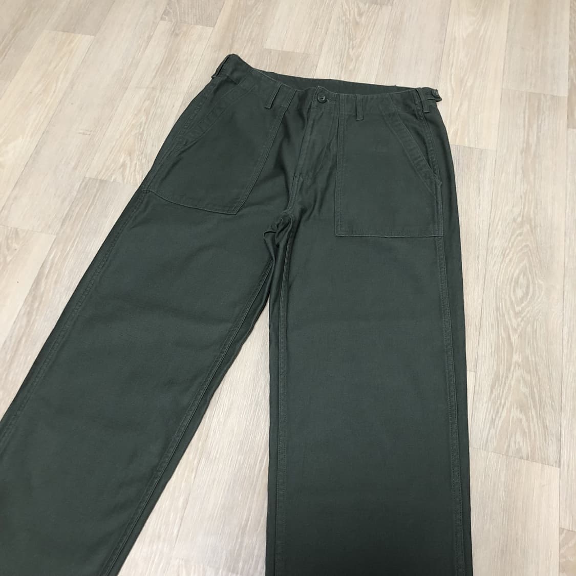 (30) 무신사 스탠다드 레플리카 백사틴 퍼티그 팬츠 카키 상품이미지2