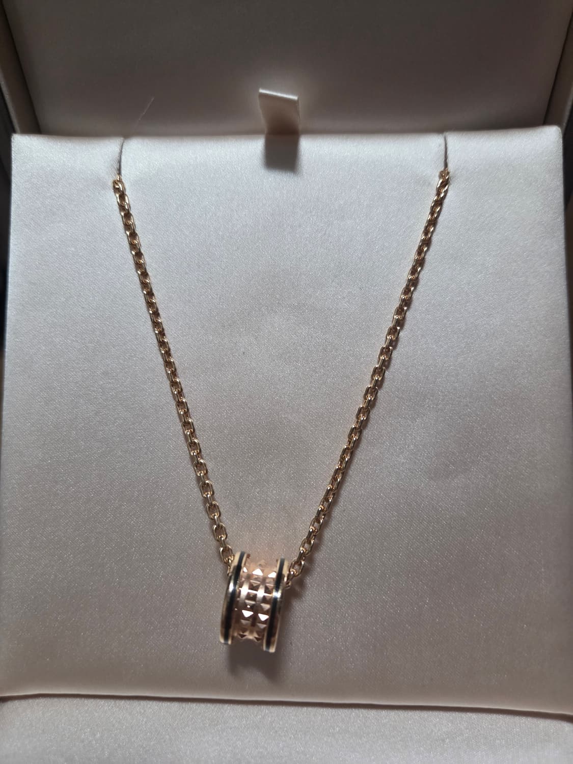 불가리 비제로원 락네크리스 18k 상품이미지2